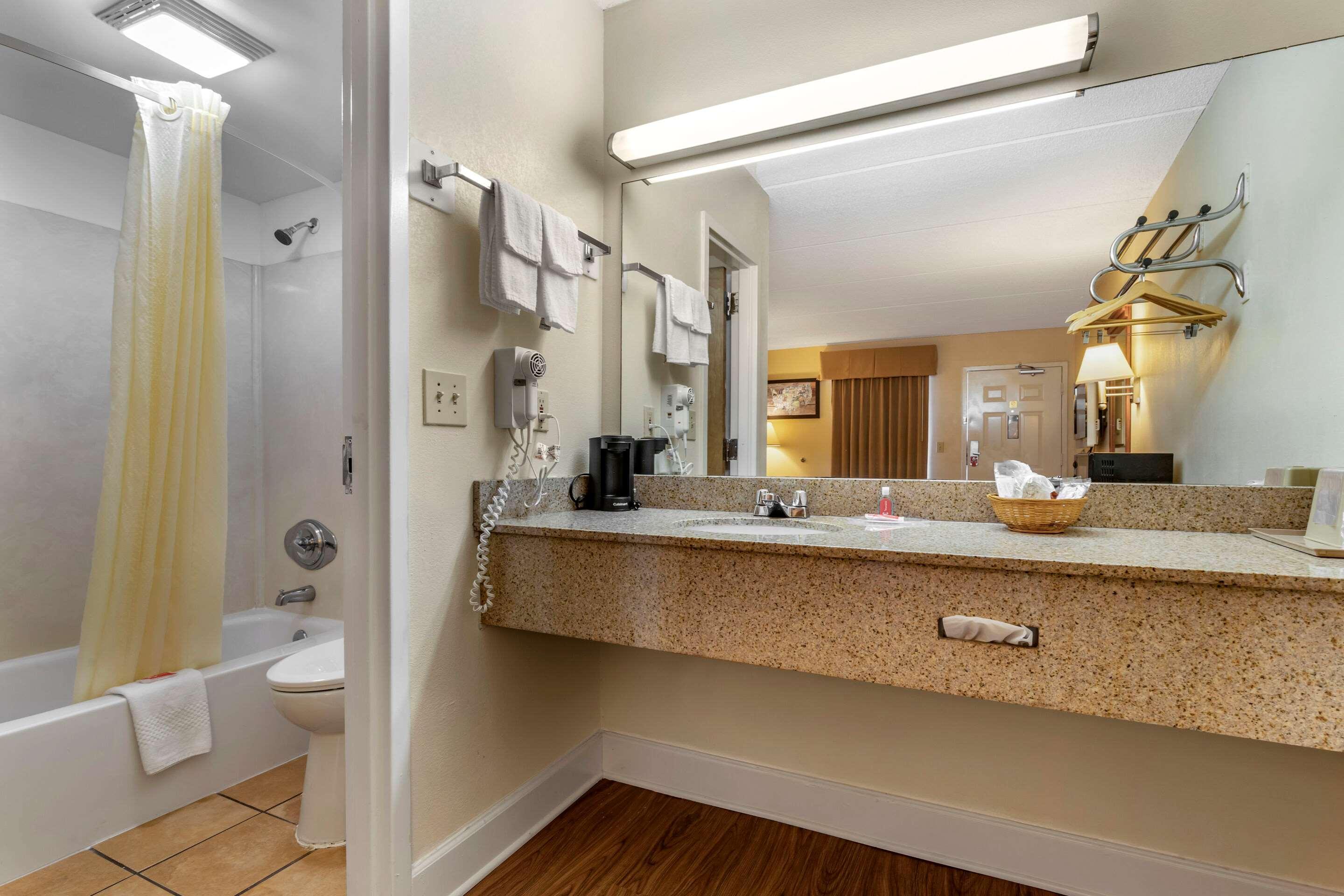 Econo Lodge Inn&Suites Lugoff Esterno foto