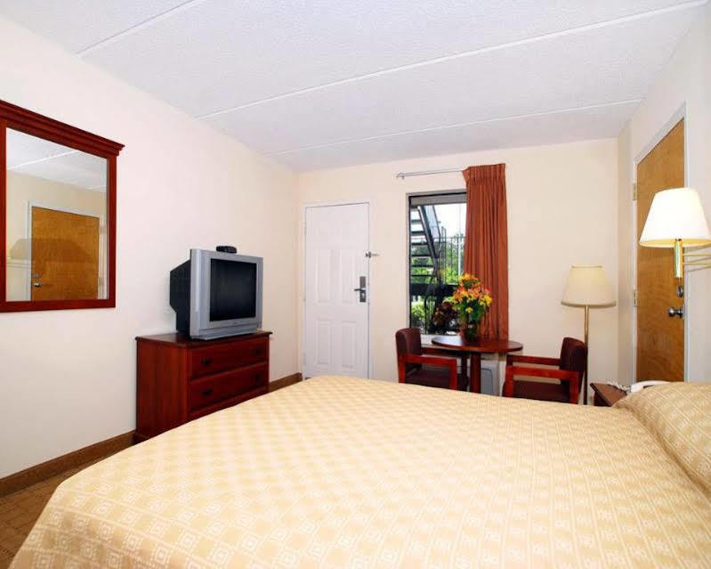 Econo Lodge Inn&Suites Lugoff Esterno foto